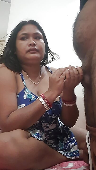 丈夫妻子 Deshi 性感的 Vedio 印地语 第 1 部分