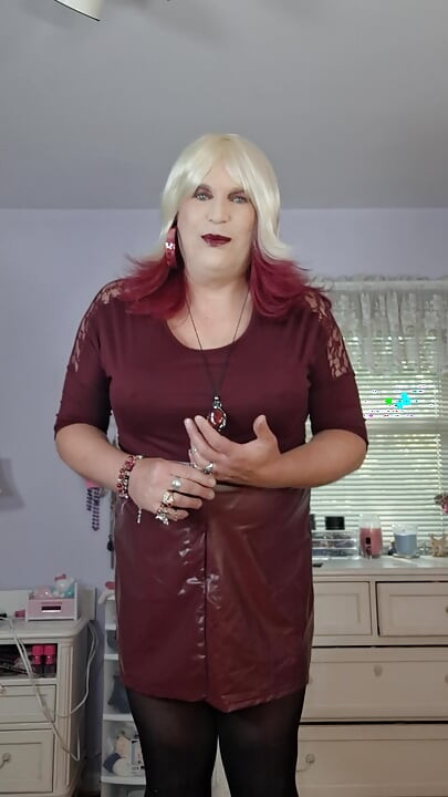 A real pantyhose story: for my friend MatureLover -Girdle Lover!