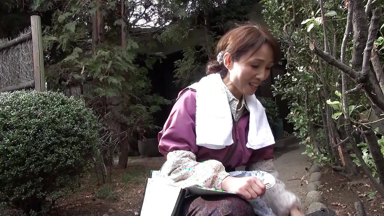 A177F02 A mature woman living in a rural mountainous area appears in an AV seeking stimulation! Overwhelmed by excitement, she shows off her lewd behavior in front of the camera and climaxes repeatedly!