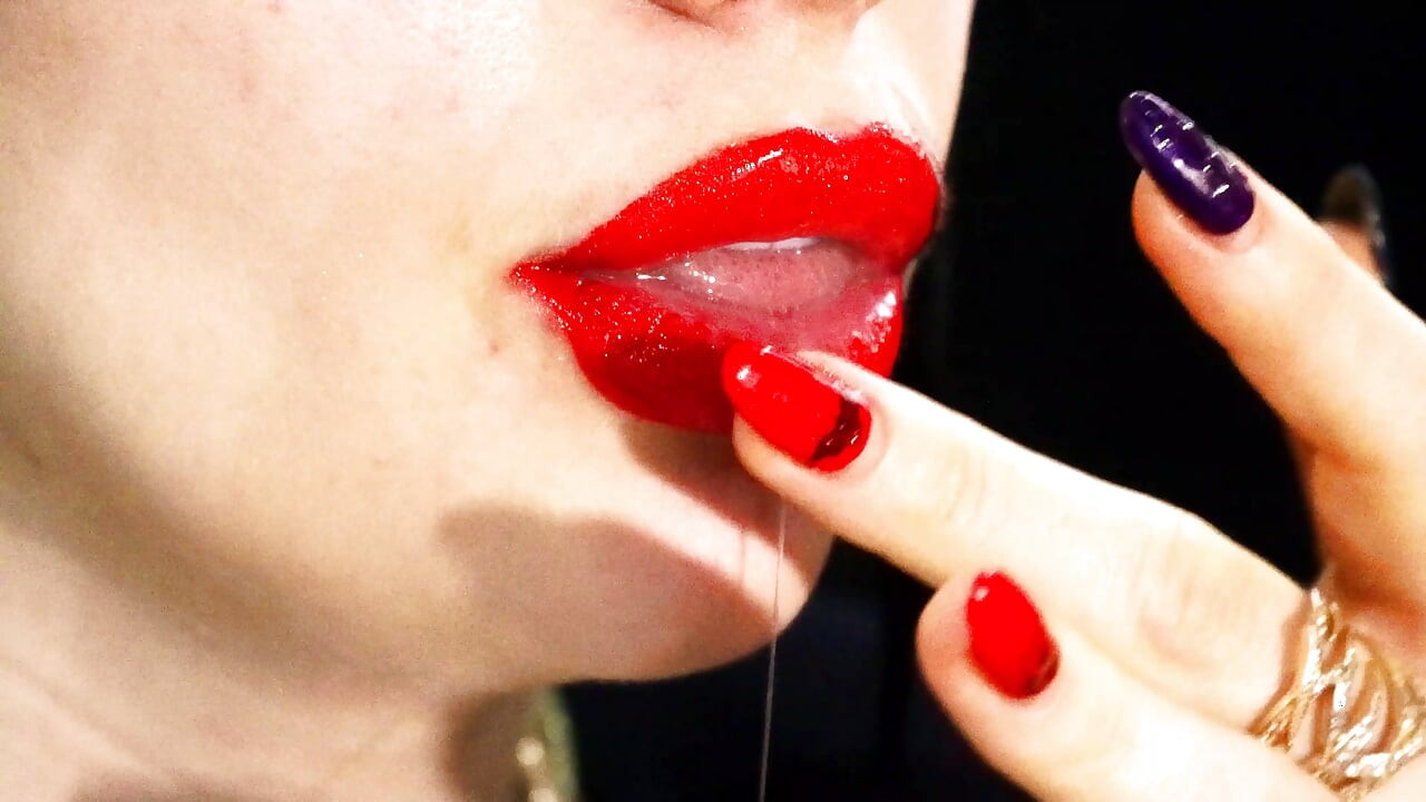 Red lips and a games with liquids and saliva! Milk and coffee! 4K -NO AUDIO-