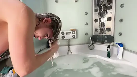 Ich fing an, meinen atem unter wasser zu halten