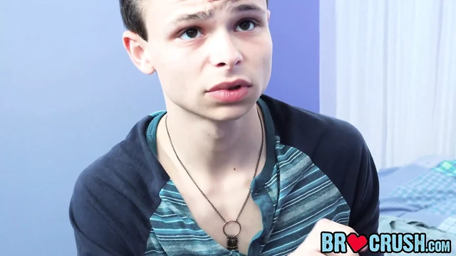 Young gay shoots cum after raw stepfamily penetration