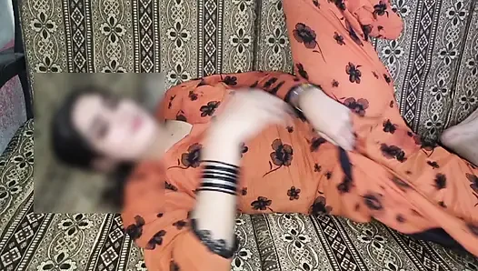 Memek sempit gadis sange india dengan toket besar ini dientot habis-habisan - rekaman seks