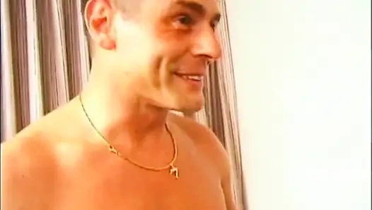 Черно-белая секс вчетвером, трахаю киску, большой черный хуй, сосу