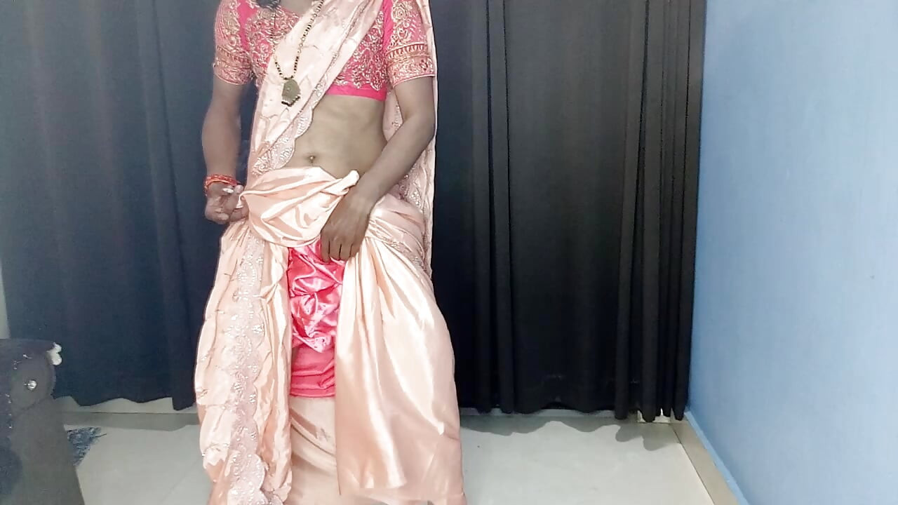 Indian hot stepmoms wearing saree last night looking so hot