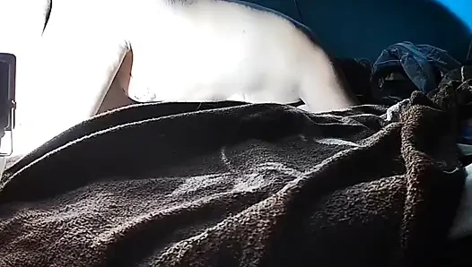 PUCHIS - SEXY MILF SAFTIG LAUT SQUIRTING