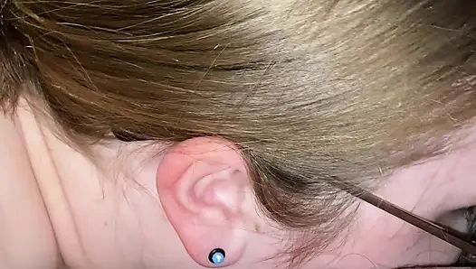 Wanita kulit putih ukuran plus nyepong kontol tebal pria meksiko