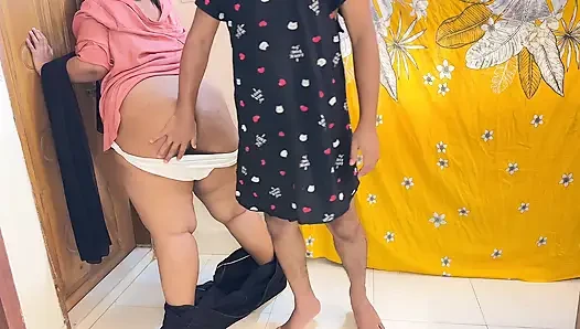 Pacar pantat besar panas memanggilku untuk menidurinya ketika orang tuanya meninggalkan rumah