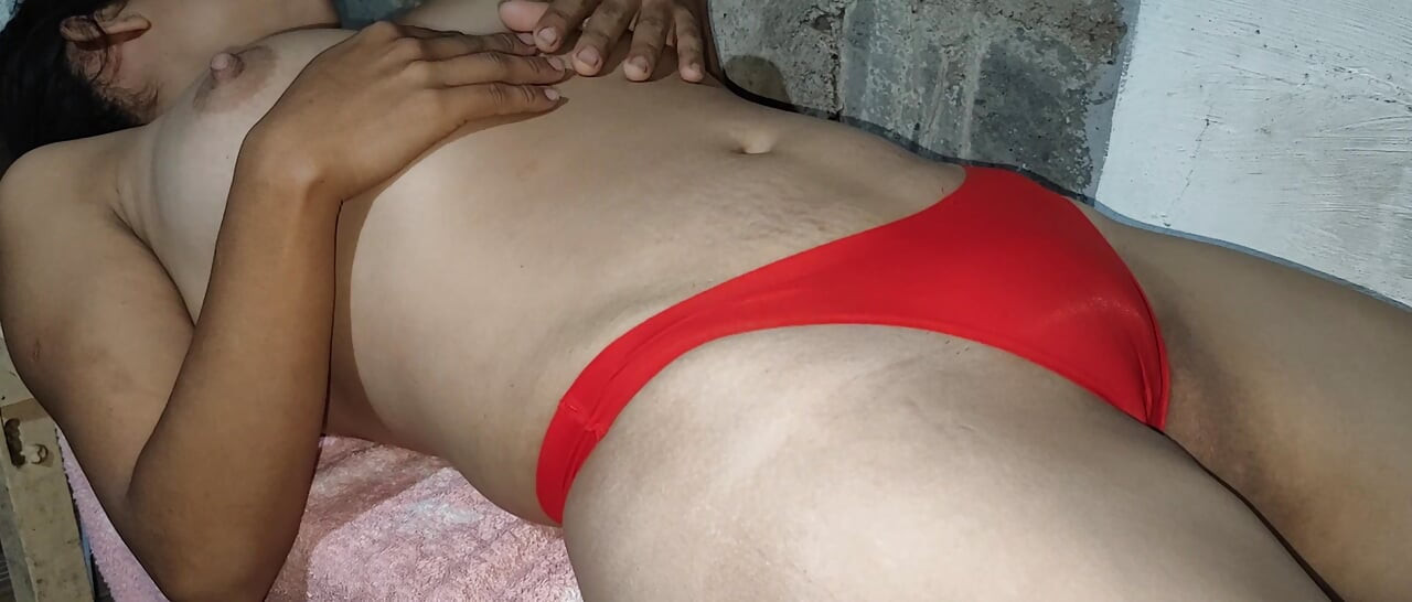 A virgin vagina receives a cock for the first time and it's recorded in a porn video. India Tamil x video