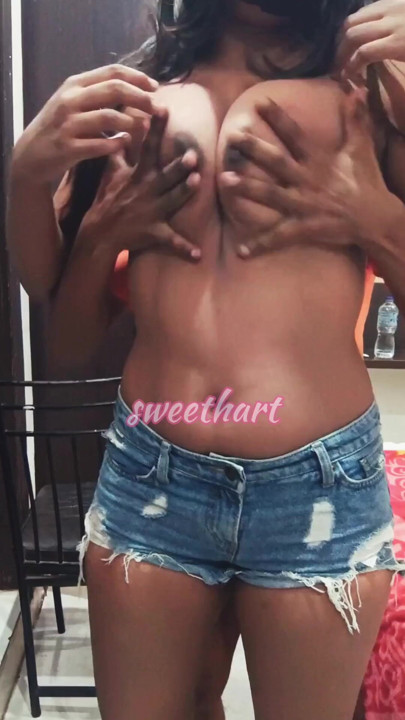 My girlfriend loves getting her pussy licked by me and recording it | Clip 2
