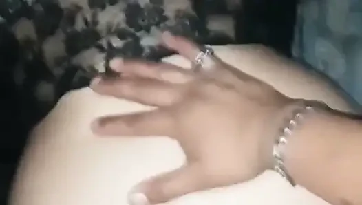 Dörtlü hizmetçi sikimi içine soktum