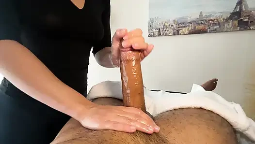 Кончаю на сиськи массажистки