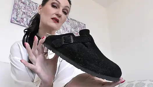 Нюхай мои чирлюхи тапочки! Леди Виктория Валенте