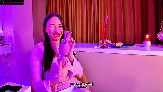 Kejutan Valentine adalah hadiahnya untukku, aku muncrat untuknya dan bikin dia crot dua kali