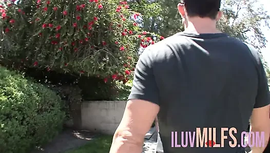 Gorgeous blonde slurps all of his cum after smashing