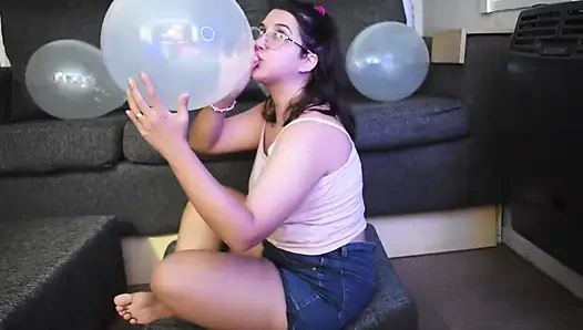 Terapi relaksasi balon cewek kulit putih - bunny looner