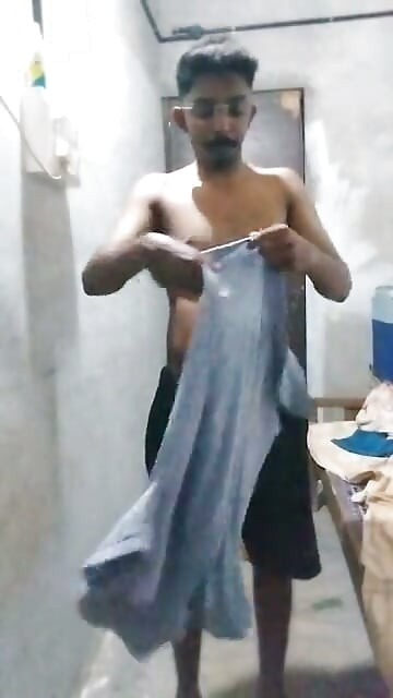 校长 Shithin Fag 饮尿职场