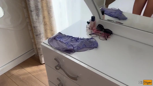 Ficken und in die muschi kommen, während sie schminkt