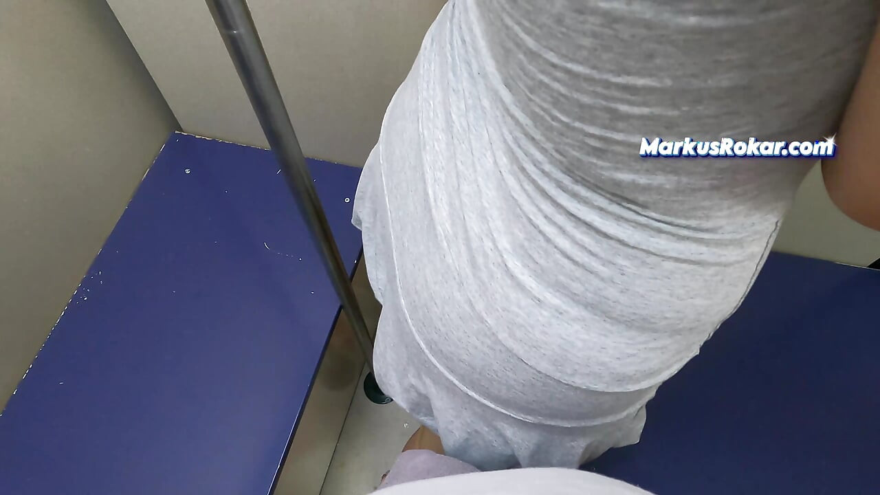 Iubita mea suge un bătrân străin în tren!  Expunerea pulii