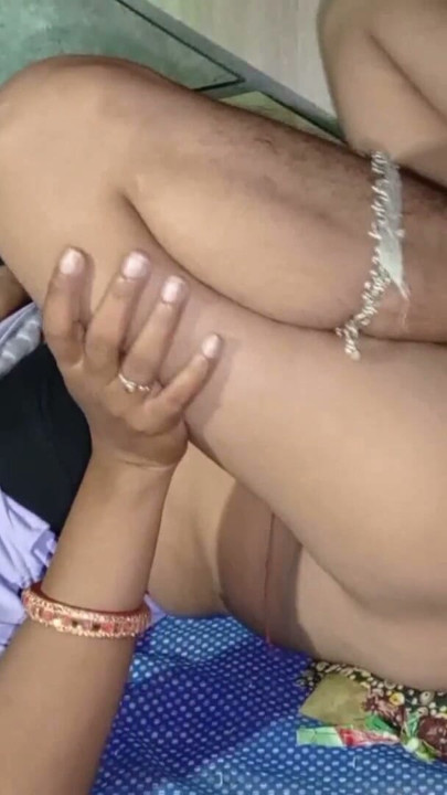 desi bhabhi ne squirt se devar ko nehla diya chudai ke waqt Hindi HD video sex | Clip 1