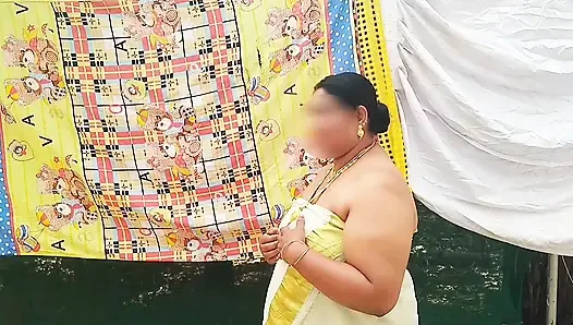 Cewek imut india dengan baju tradisional lagi pamer tubuh aduhainya, bugil total