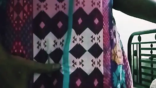 Hot Desi Housewife Has Fun with neighbour