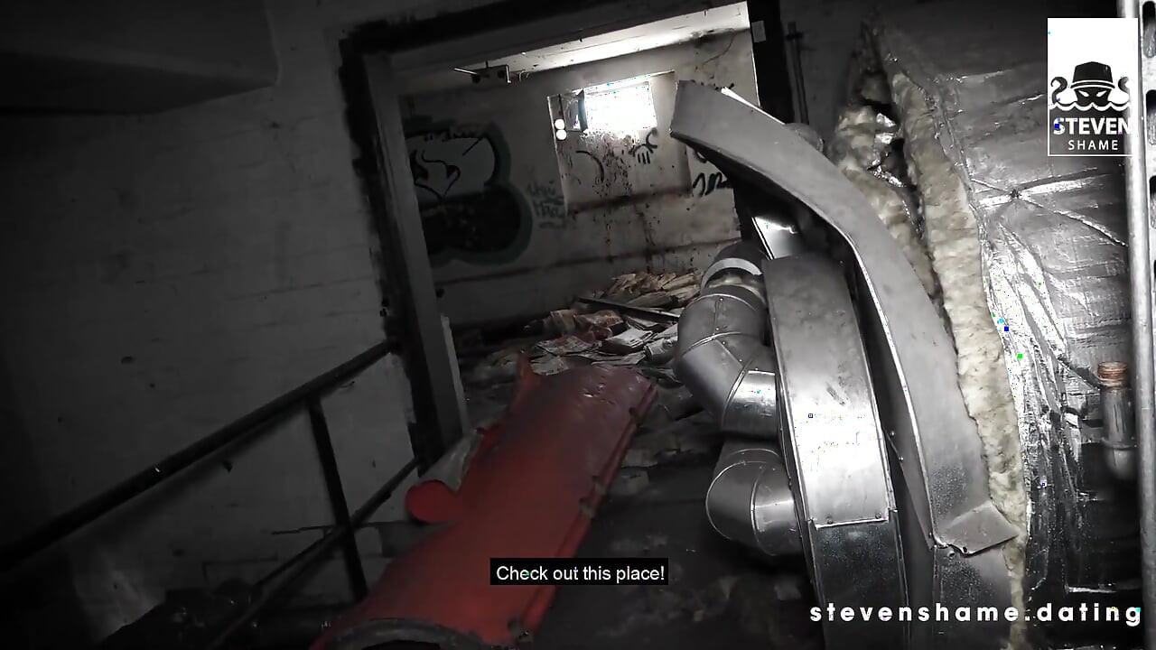 Lullu Gun šuká a stříká venku!