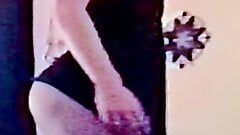 Buceta peluda de perto na webcam pornô de milf americana de calcinha sexy