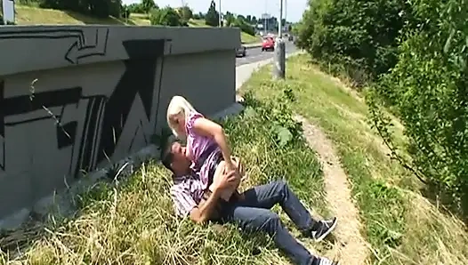 Outdoor fuck for a blonde in black stockings
