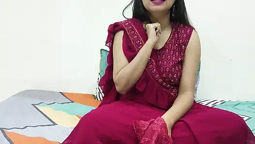 Ateşli Hintli saara yenge amcık yalıyor ve devar'a ilk seksi öğretmek için sert sikişiyor.