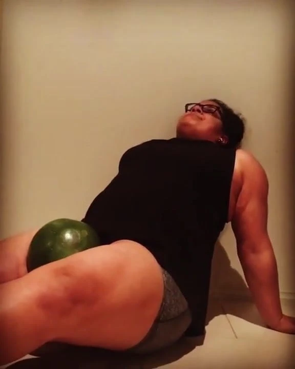 muscle girl crush melon 1 rarley video 2020