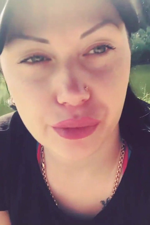 Duck face outdoor, making my lips much bigger!