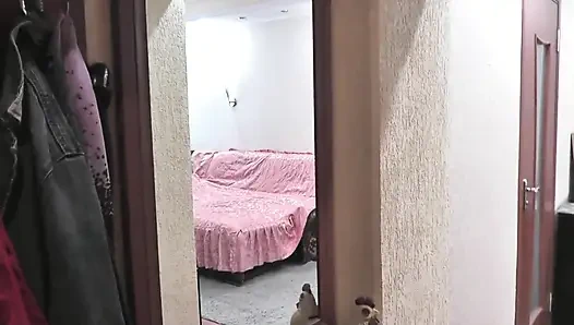 Pizzabote brachte pizza Sein Treffen mit nacktem besitzer, sexy blonde MILF ohne höschen und bh. Dusche. Arsch, reife titten, muschi