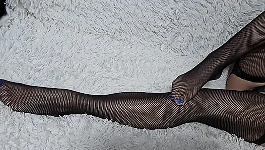 Aku lagi asik muasin memekku pakai bodystocking