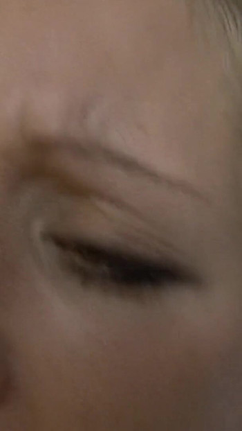 Συγκινητική στιγμή από το "Squirting waitress"