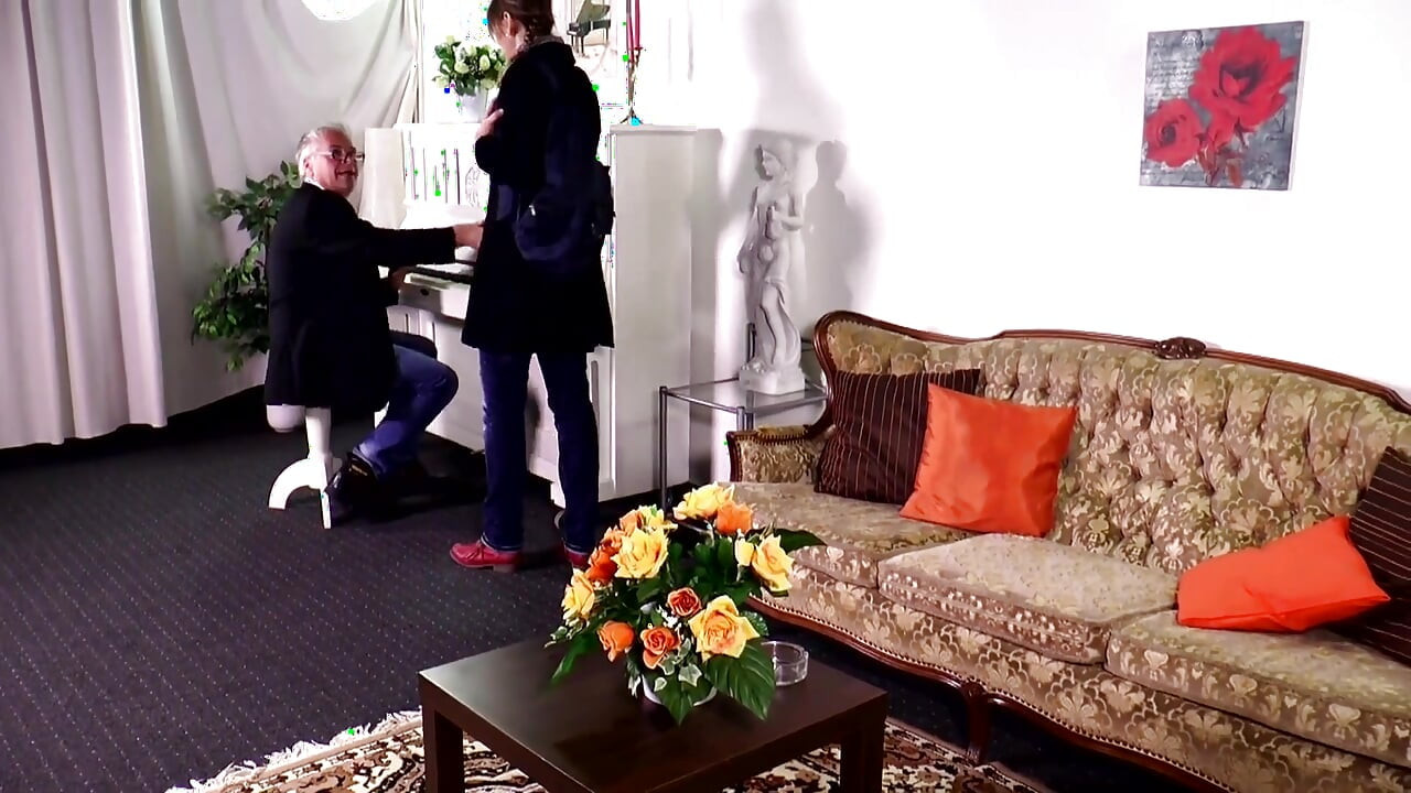 Horny piano lesson with final surprise!