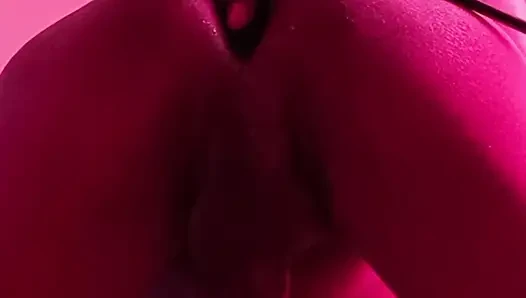 Bu sıkı deliği genişletiyor