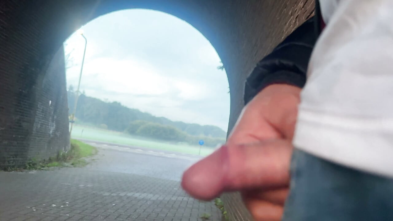 I waited for the blonde girl to see me jerk