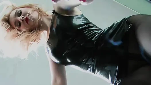 Boşalmak için yalvar