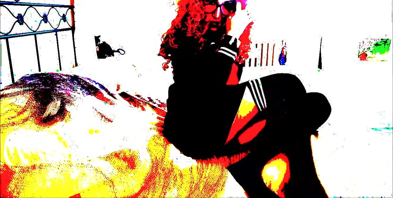 Stiefvader, ik weet dat ik het mis had, maar je kunt me niet sodomiseren, ik heb een strakke en maagdelijke anus!