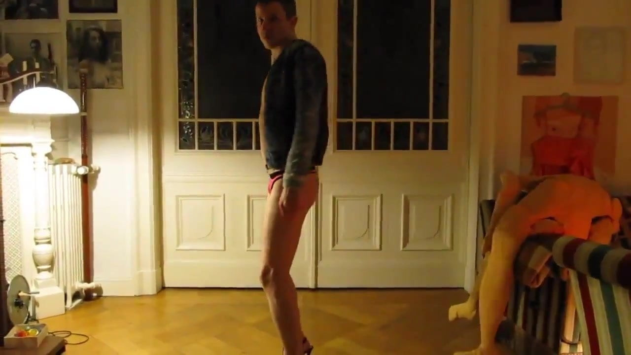 Twink je uvijek gladan sirovog kurca