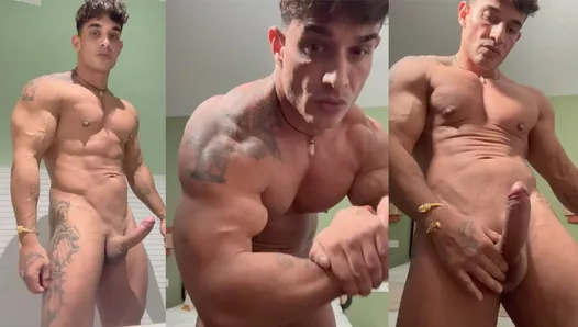 Post Gym Muscle Hunk Jerk and Cum