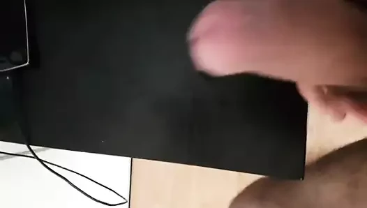 Büyük uzun sert horoz smashing üzerinde masa tokatladı