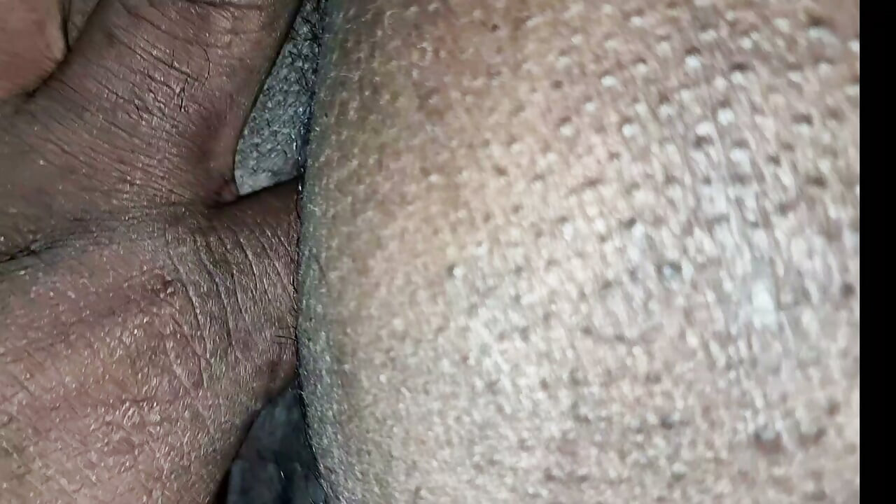 Desi Tamil saree aunty blouse job big ass