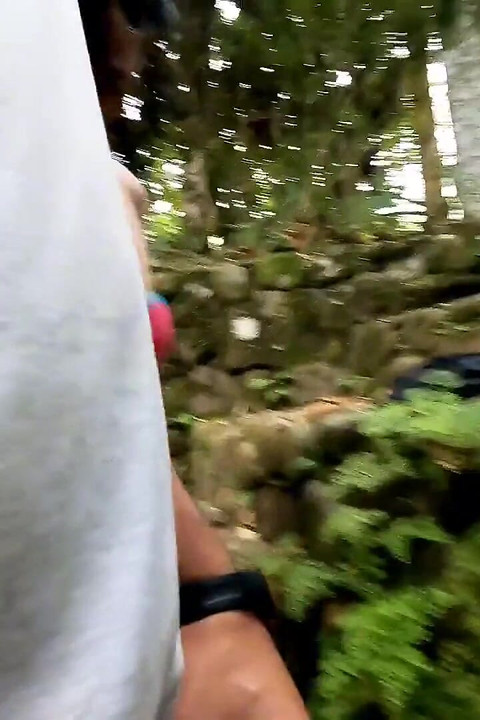 Yabancı beni nehirde sikiyor guebo emdirdi ve dölünü sevdim Kolombiyalı seks