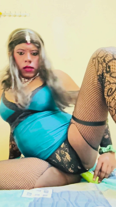 Desi tgirl Verronika69 Desi Bottle Gourd Ass Insertion Boquete Ride XXX | Clipe 1