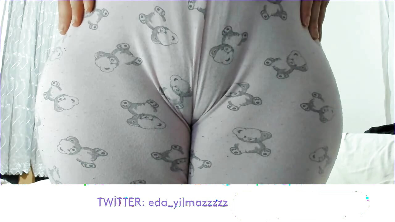 CAMEL TOE- MASTURBATION IN PAJAMAS- TURKISH PORN- TURKISH MILF