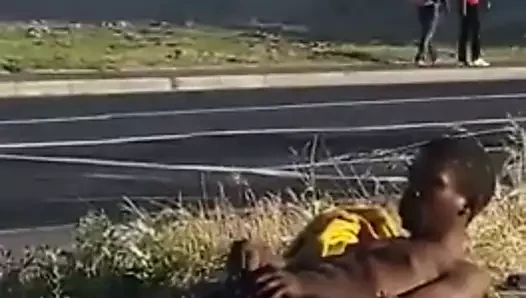 Yol kenarında zıplamak