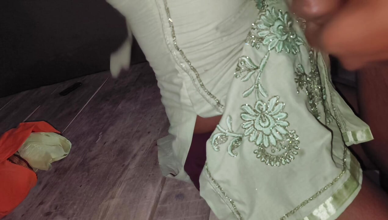 Desi Village Teen Girl Tight Pusssy Outdoor Hard Sex Video, India Beutiful Teen Girl Outdoor Xxx videos hard fuck