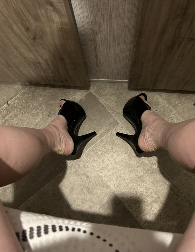 Adult theater solo fun